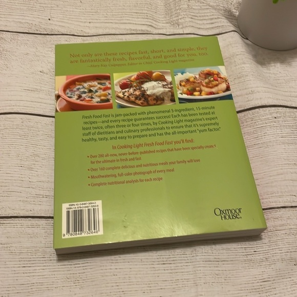 EUC Cooking Light Cookbook - Fresh Food Fast. Like New condition - Picture 2 of 5